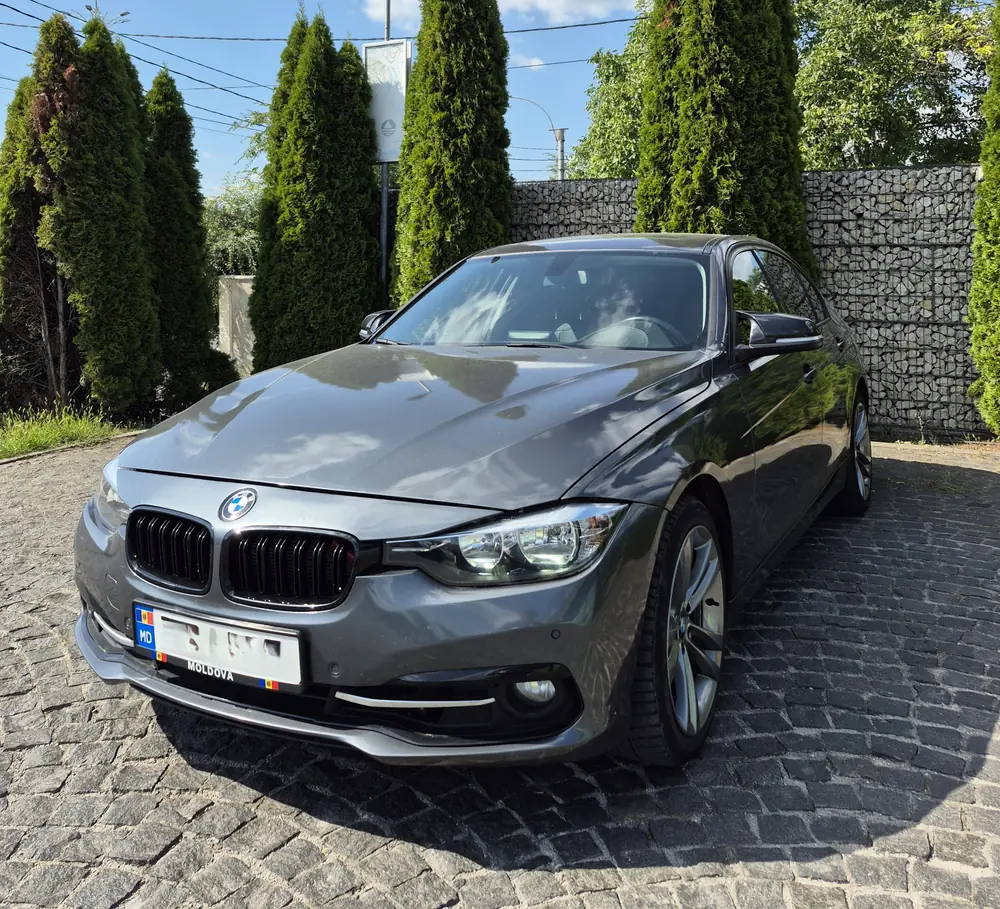 BMW 320i xDrive (F30) - Image 1