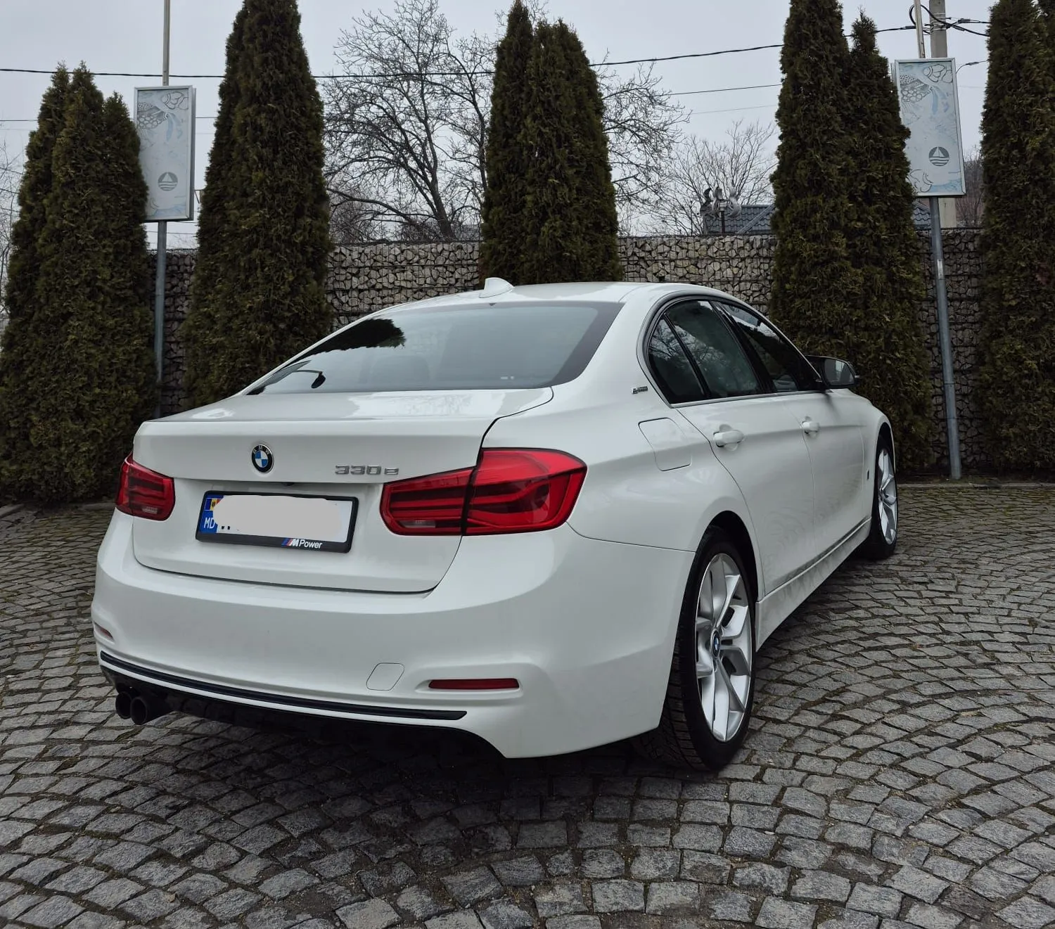 BMW 330e (F30) - Image 3