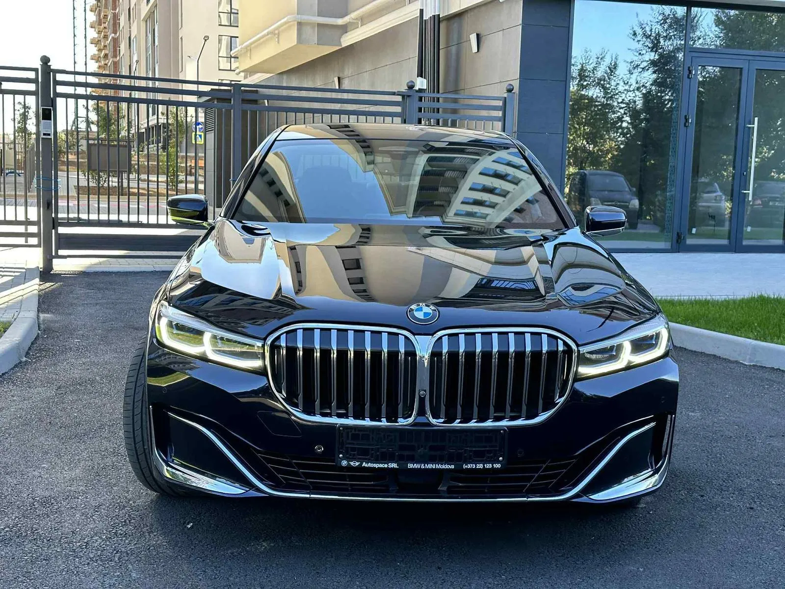 BMW 7 Series (G11) - Image 6