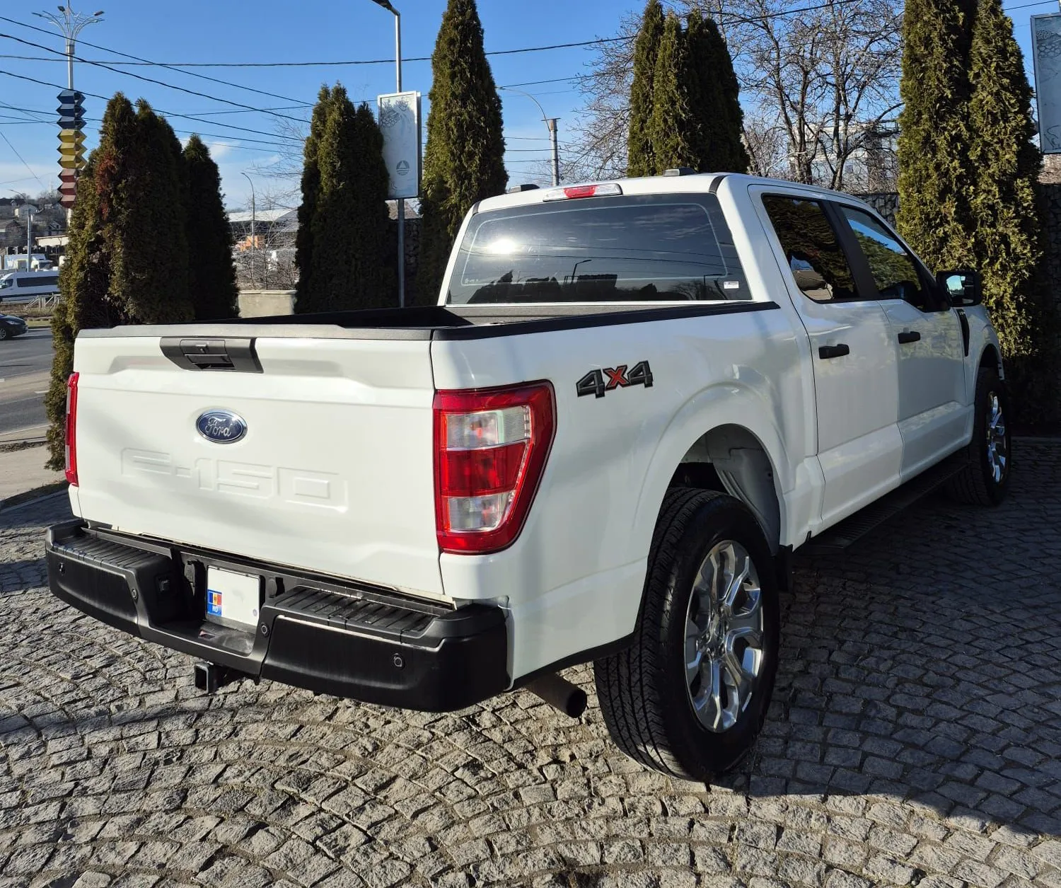 Ford F-150 - Image 2