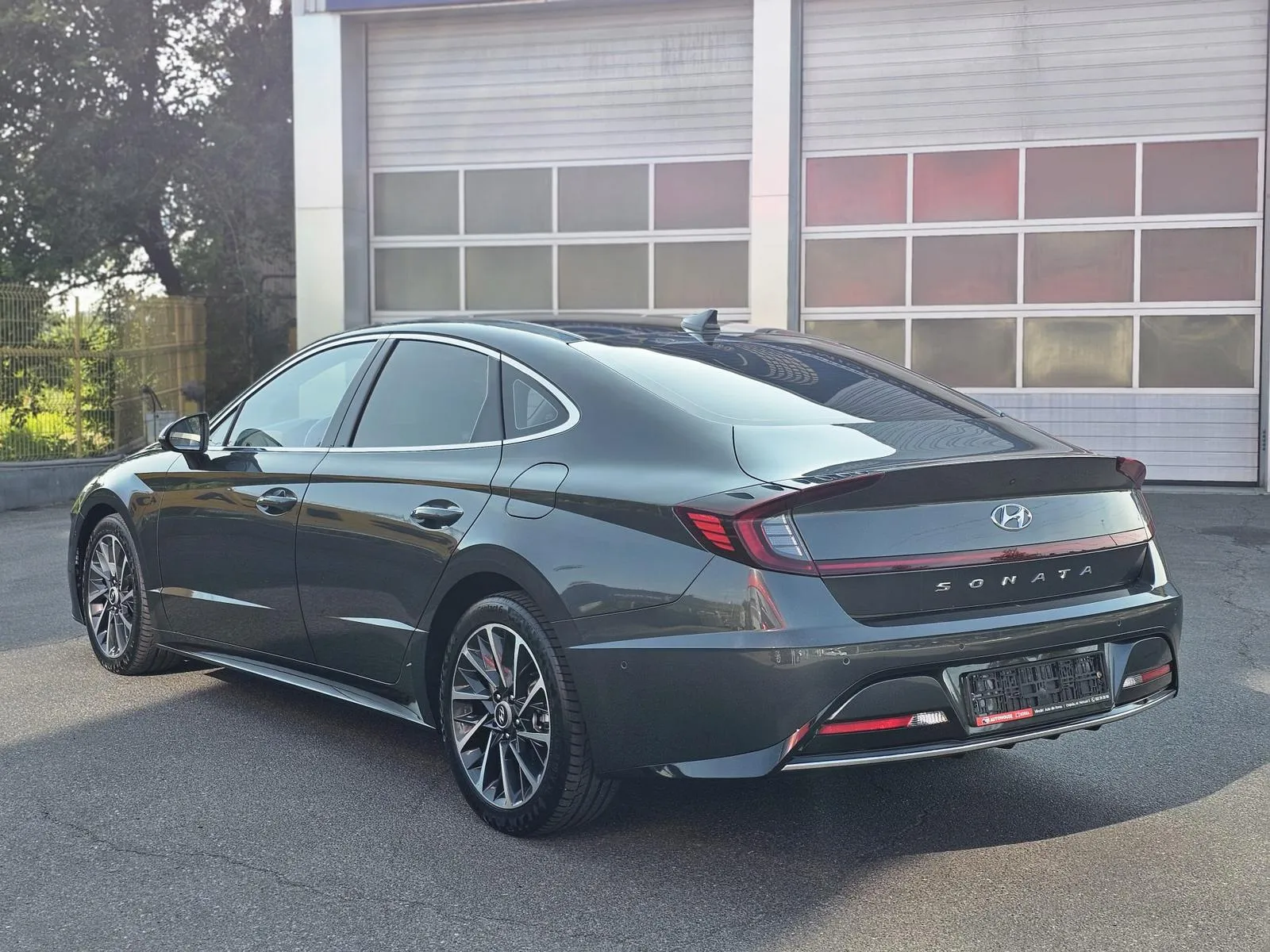 Hyundai Sonata - Image 2