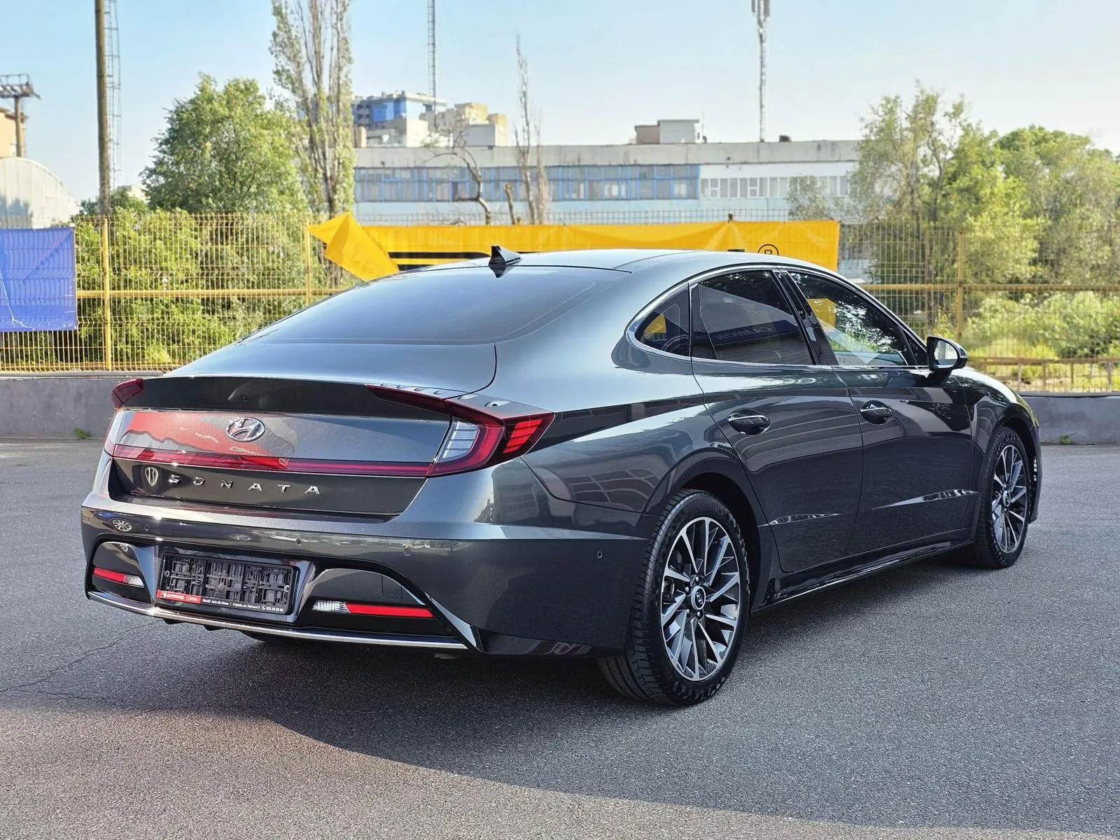 Hyundai Sonata - Image 3