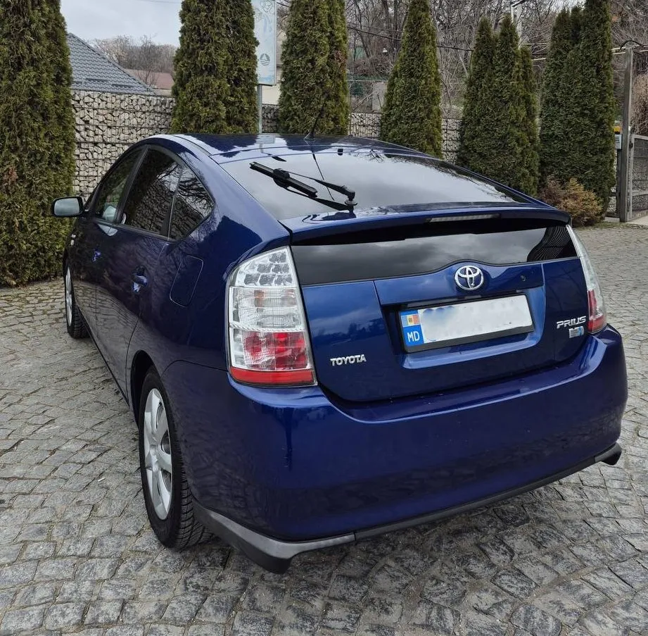 Toyota Prius - Image 2